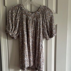 Anthropologie Gray animal Puff Sleeve Blouse